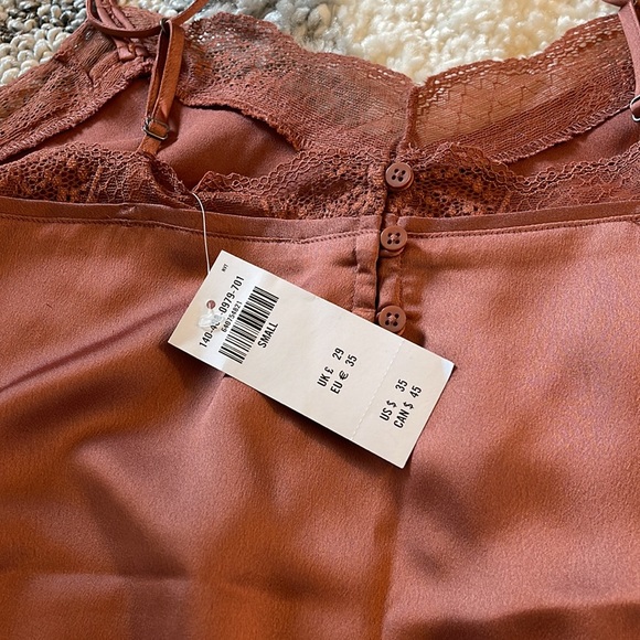 NWT Abercrombie silk mauve pink tank small S - Picture 4 of 4